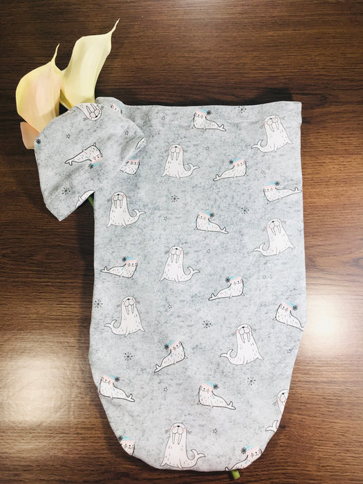 Wales Swaddle Cocoon with Beanie, Cocoon Sack, Newborn Receiving Swaddle Sack, Baby Photography, Photo Props for Boys Girls, Newborn Hospital Photos, for 0-3 Months