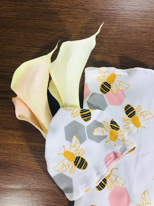 Honey Bee Swaddle Cocoon with Beanie, Cocoon Sack, Newborn Receiving Swaddle Sack, Baby Photography, Photo Props for Boys Girls, Newborn Hospital Photos, for 0-3 Months